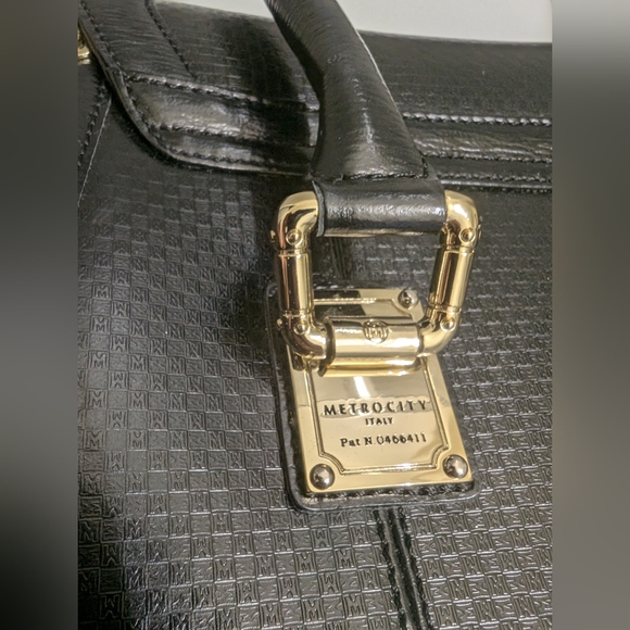 Metrocity ITALY Handbag Black *Flaws* - Picture 6 of 13
